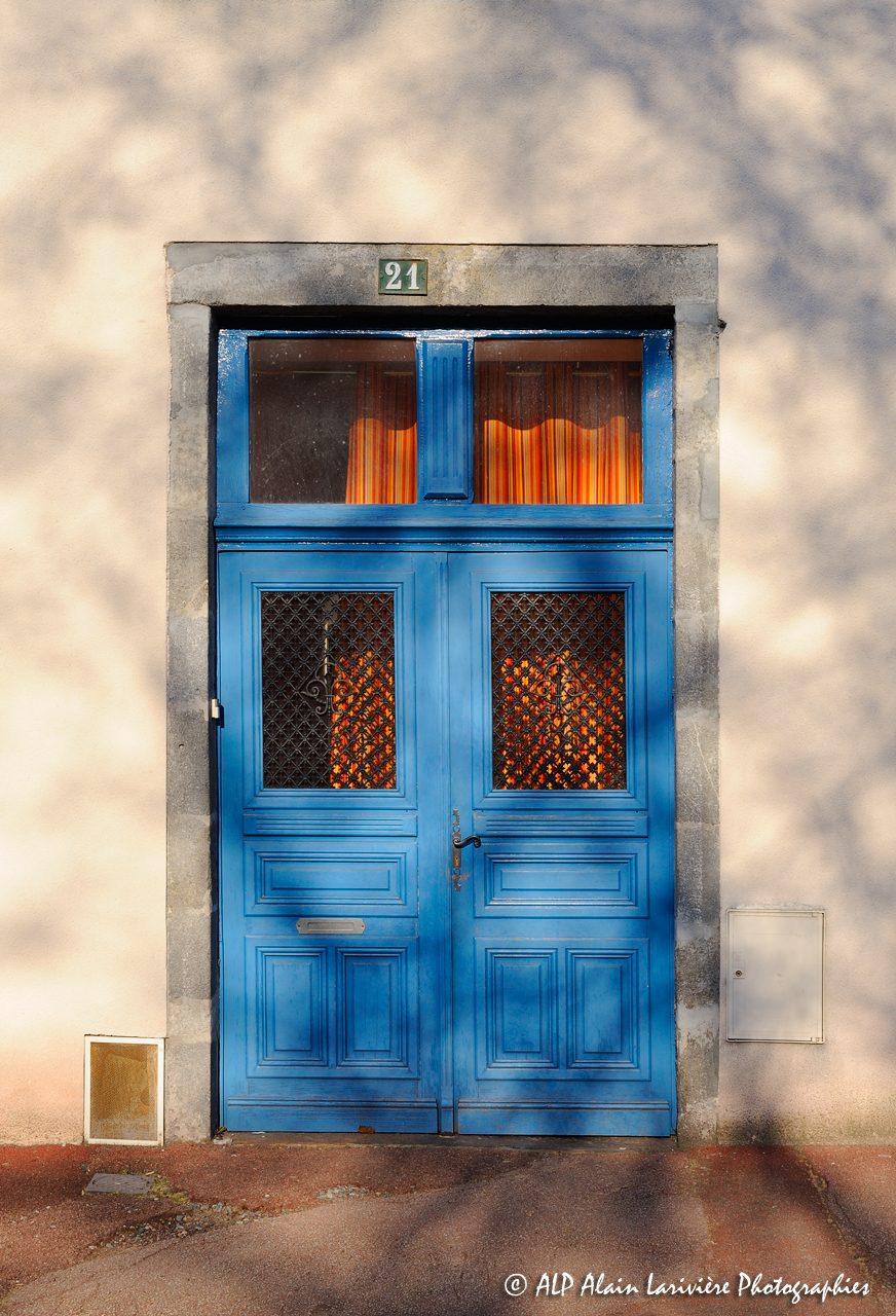 La porte bleue