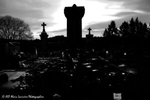 Les tombes de l'oubli : Nocturne sur le vieux cimetière -70-